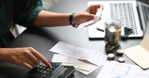 修理か買い替えか？高額な修理費用に悩んだ時の判断基準