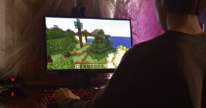 「ゲーミングPCは買うな」と言われる5つの理由と対策