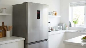 東芝の冷蔵庫のエラーコード一覧！H表示・ランプ点滅の直し方と修理代目安